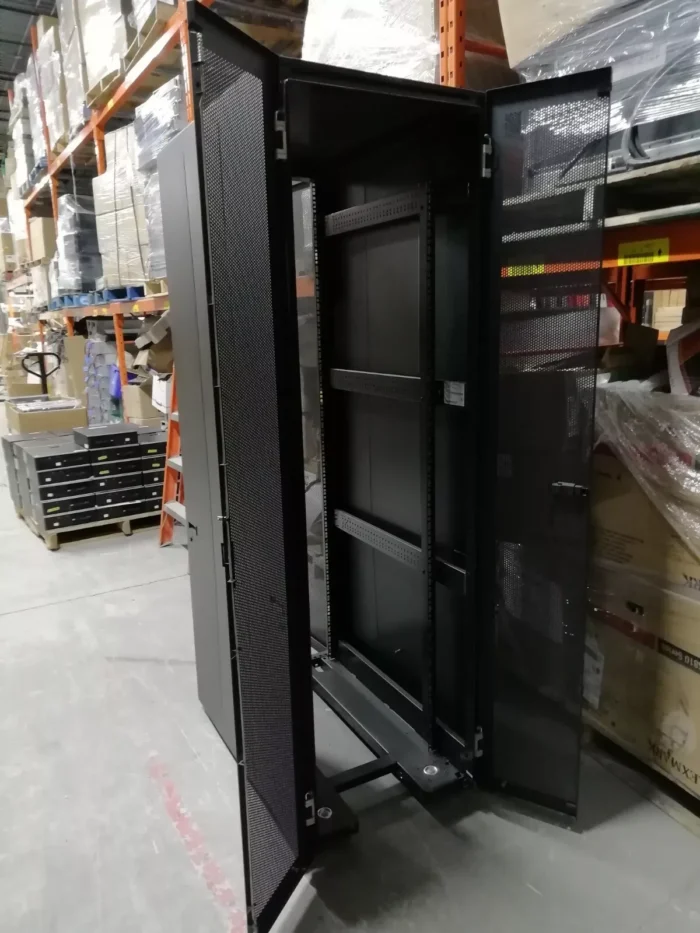 IBM 39M6738 42U S2 Rack System with Side Panel